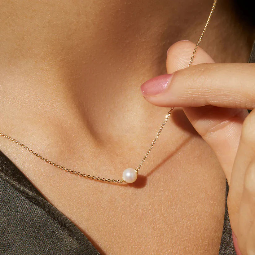 Layla Necklace – Timeless Gold & Pearl Elegance