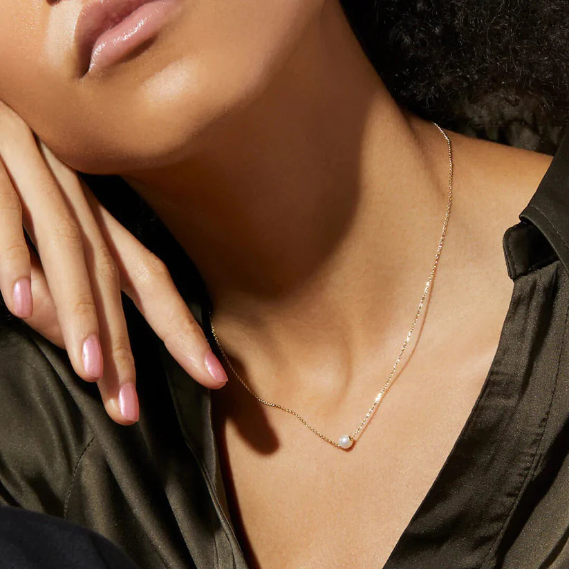 Layla Necklace – Timeless Gold & Pearl Elegance