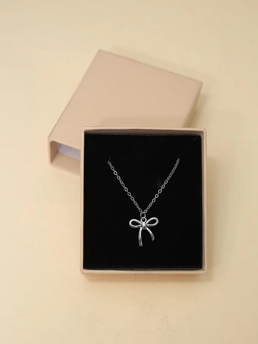 Elodie Necklace – Elegant Gold & Pearl Classic